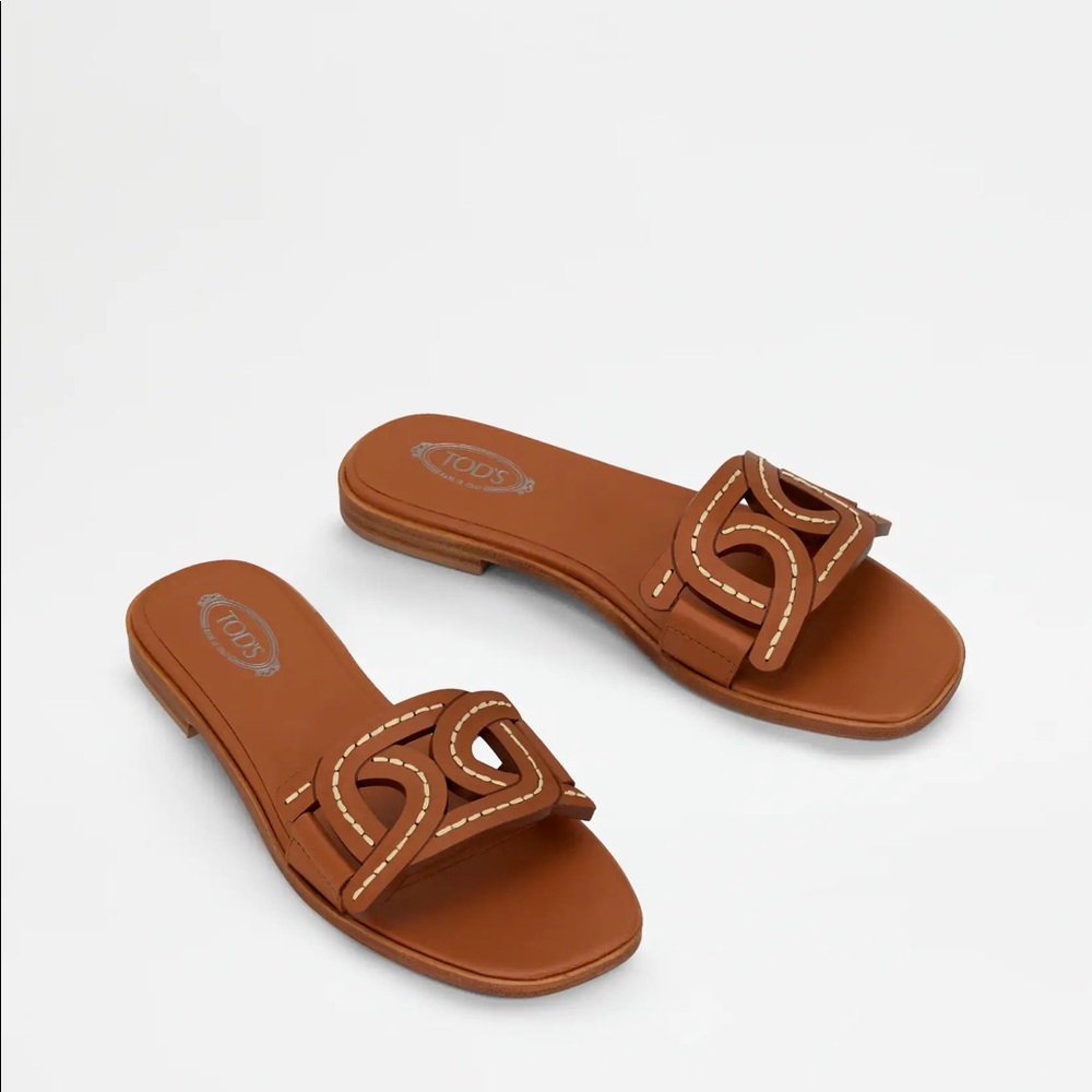 Tods SANDALS IN LEATHER - BROWN